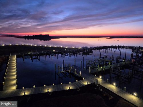 303-101 Williams St, CRISFIELD, MD, 21817-1072 | Card Image