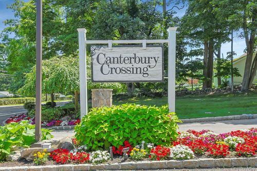 28 Cheshire Ln, Yorktown Heights, NY, 10598-1031 | Card Image