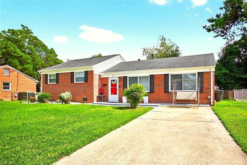 3 Longwood Dr, Hampton, VA, 23669-2325 | Card Image