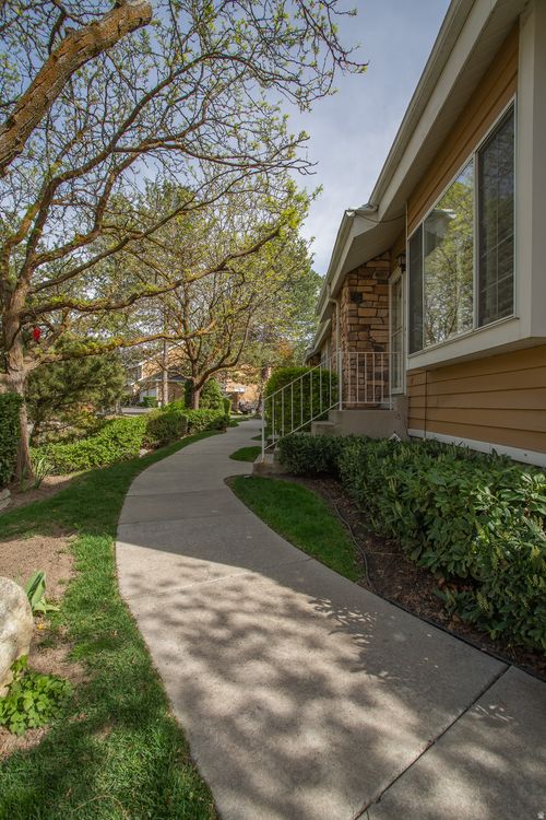 808 Shady Creek Pl, Salt Lake City, UT, 84106-1589 | Card Image
