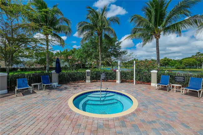 9369 Sw 221 St St, Townhouse with 2 bedrooms, 3 bathrooms and null parking in Cutler Bay FL | Image 37