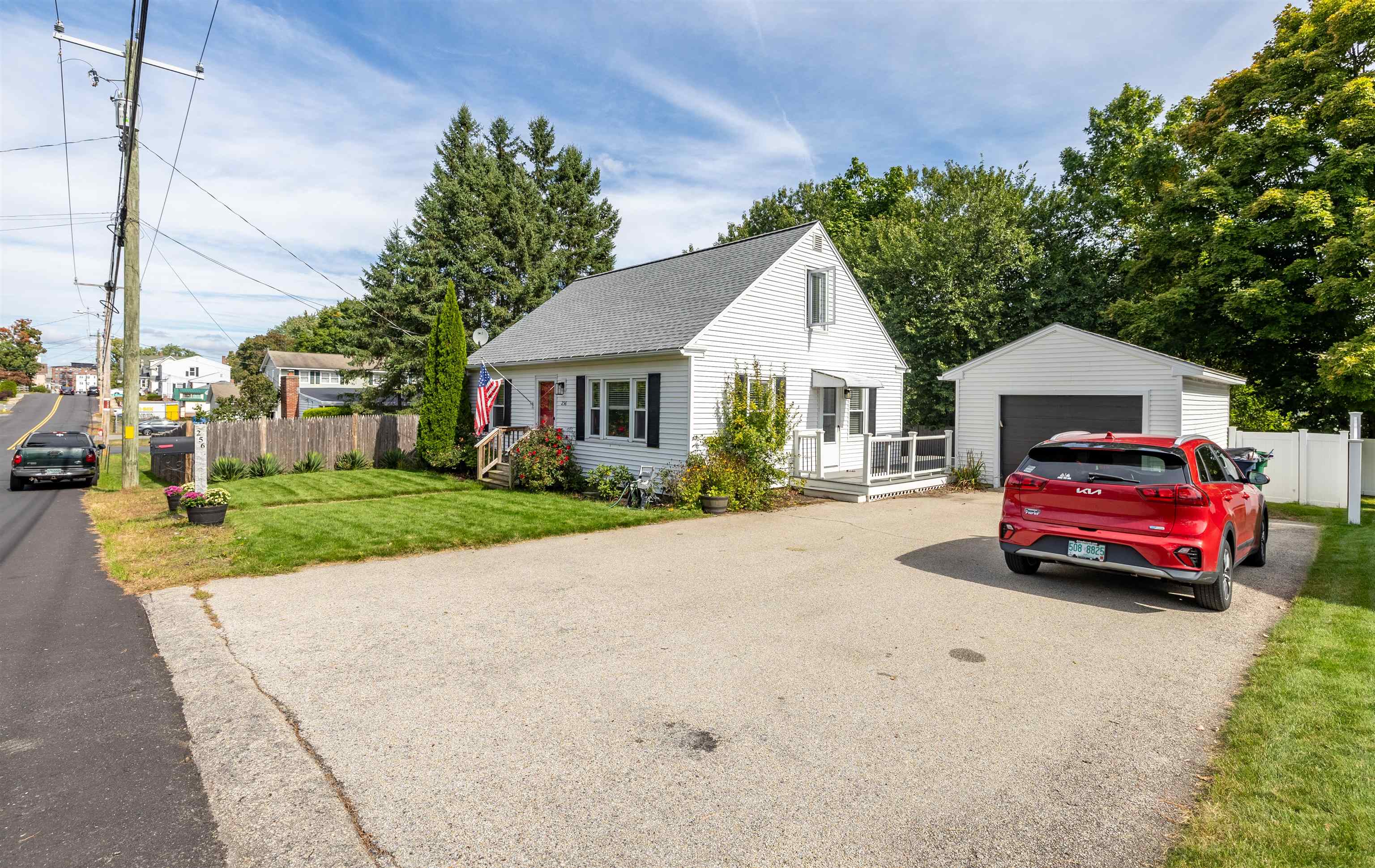 Pine St, Nashua, NH 03060