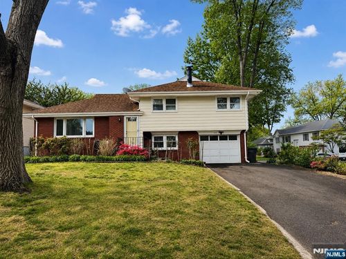 372 W Main St, Bergenfield, NJ, 07621-1566 | Card Image