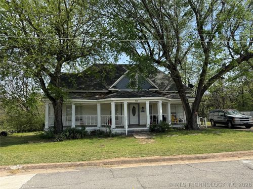 824 Elm St, McAlester, OK, 74501-6125 | Card Image