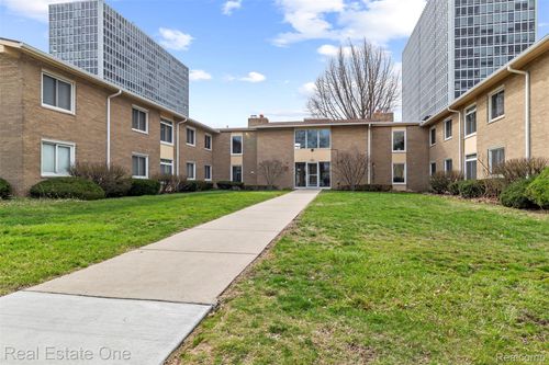 221-1550 Cherboneau Pl, Detroit, MI, 48207-2806 | Card Image