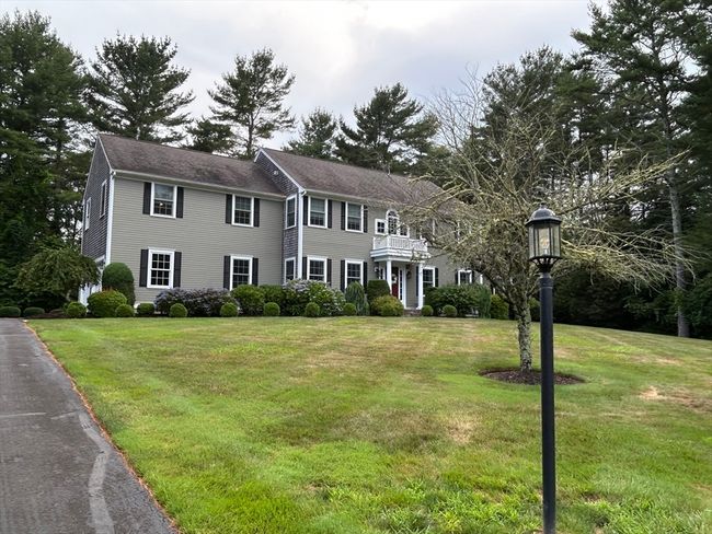 4 Rileys Way, House other with 3 bedrooms, 3 bathrooms and 3 parking in Dartmouth MA | Image 5