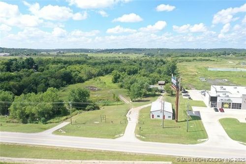11608 Union St, Jenks, OK, 74037-6979 | Card Image