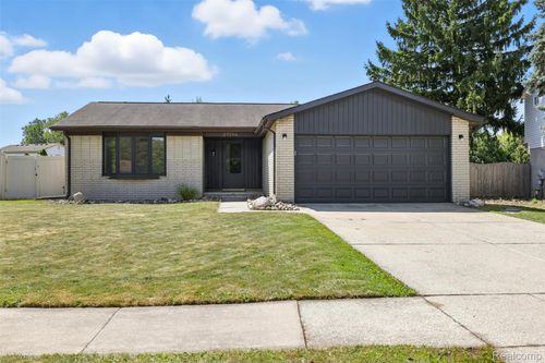 27216 Roney Ave, Brownstown Twp, MI, 48183-4849 | Card Image