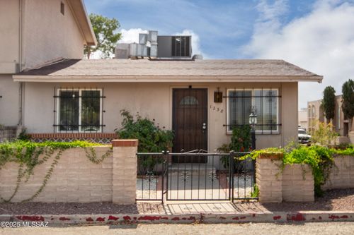 1238 S Camino Seco, Tucson, AZ, 85710-6531 | Card Image