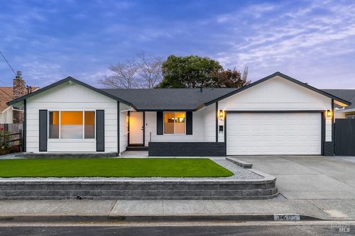 7685 Beverly Dr, Rohnert Park, CA, 94928-3813 | Card Image