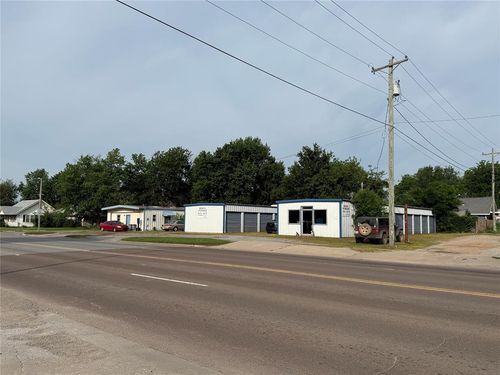 107 Sw 3rd St, Minco, OK, 73059-3122 | Card Image