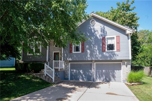 212 Breezeway Ln, Pleasant Hill, MO, 64080-1963 | Card Image
