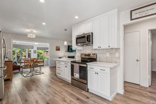 27 Temelec Circle, Sonoma, CA, 95476 | Card Image