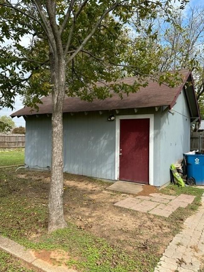 1700 E Apache Trail, Sold in Granbury Zoocasa