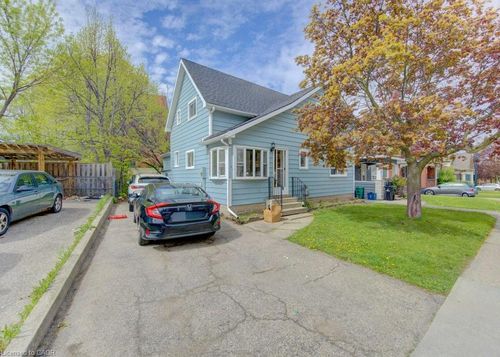 8 Marshall St, Waterloo, ON, N2J2T2 | Card Image