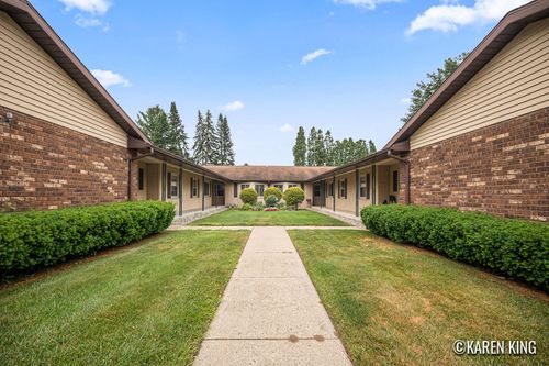7369 Pinegrove Dr, Jenison, MI, 49428-7786 | Card Image