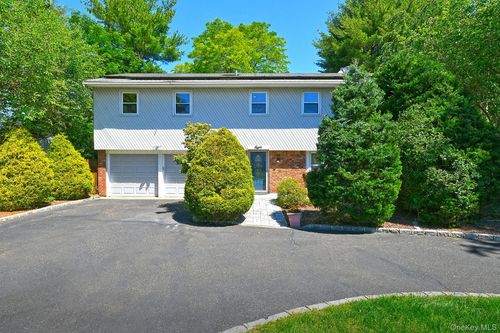 8 Foothill Ln, East Northport, NY, 11731-4107 | Card Image