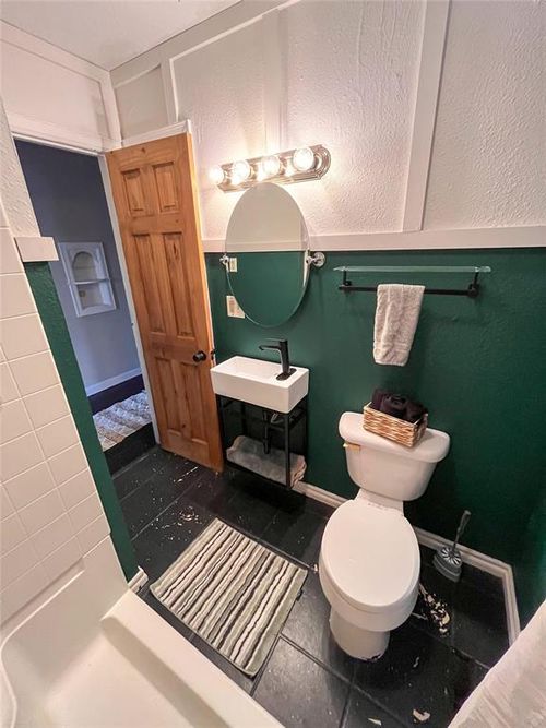 110 N Cedar Ave, Stroud, OK, 74079-4244 | Card Image