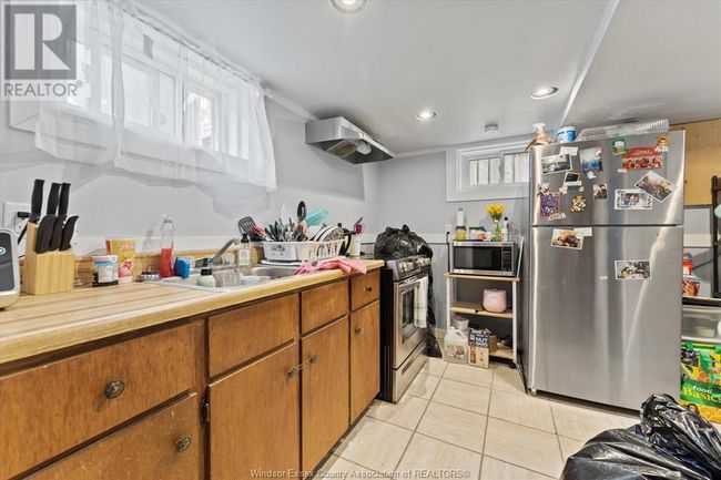 1033 Harrison Ave, House other with 3 bedrooms, 2 bathrooms and null parking in Windsor ON | Image 21