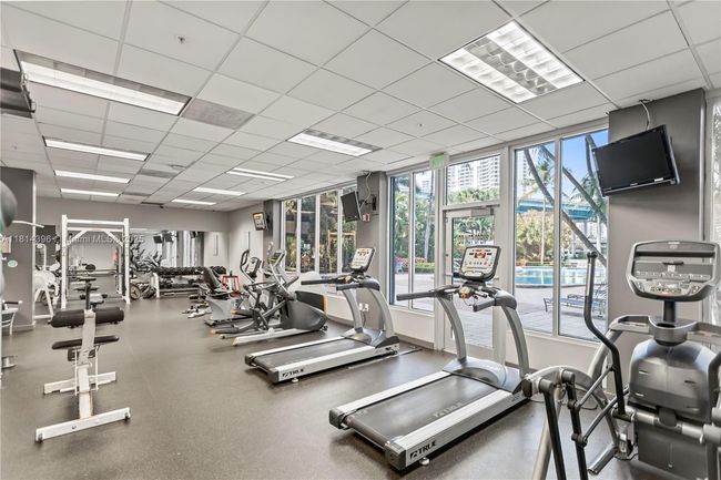 7 - 19390 Collins Ave, Condo with 2 bedrooms, 2 bathrooms and null parking in Sunny Isles Beach FL | Image 21