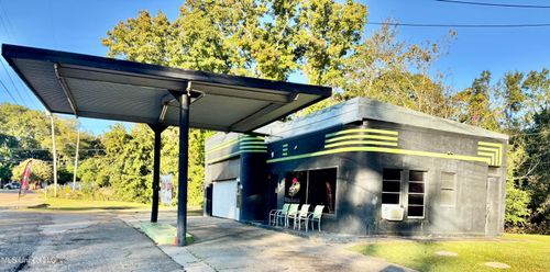 506 W Georgia Ave, McComb, MS, 39648-3228 | Card Image