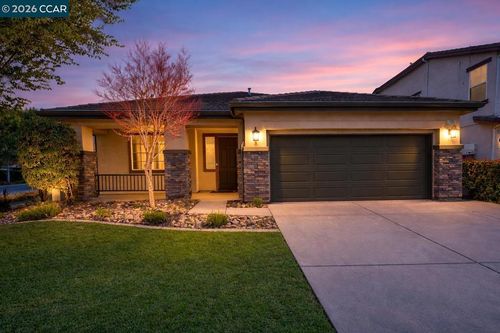 598 Falls Way, Fairfield, CA, 94534-6654 | Card Image