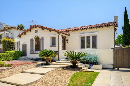 1560 Ridgeway Dr, Glendale, CA, 91202 | Card Image