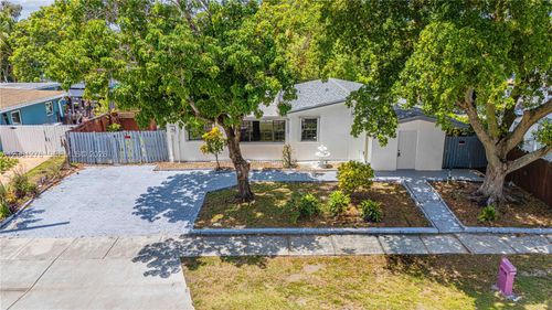 4011 Sw 32nd St, West Park, FL, 33023-5647 | Card Image