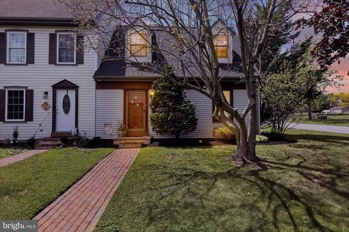 40 Carriage House Dr, WILLOW STREET, PA, 17584-9023 | Card Image