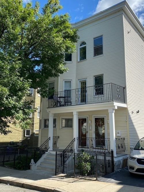 apt-2-159 Walnut St, Somerville, MA, 02145-3068 | Card Image