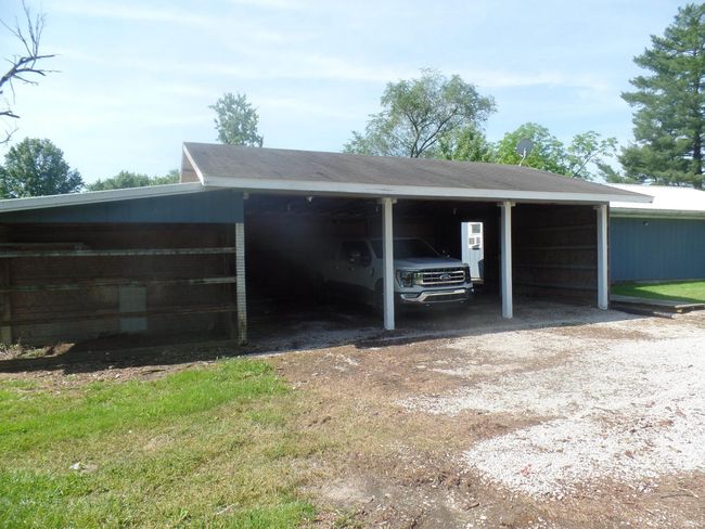 195 W Minella St, House other with 2 bedrooms, 1 bathrooms and null parking in Lyons IN | Image 15