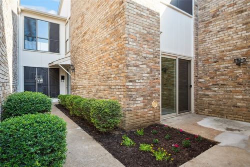 2212 Salem Dr, Carrollton, TX, 75006-1640 | Card Image