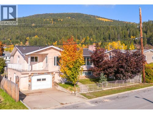 1828 Hurl St, Creston, BC, V0B1G5 | Card Image
