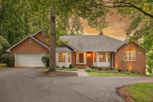 617 Lake Vista Dr, Forest, VA, 24551-1911 | Card Image