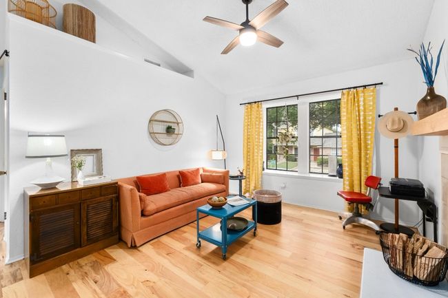 High ceiling and window seat! | Image 4