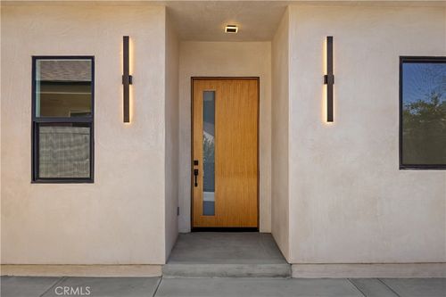 6948 Amestoy Ave, Lake Balboa, CA, 91406-4447 | Card Image