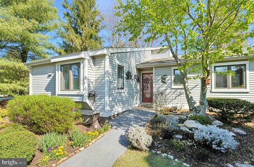 754-754 Inverness Dr, WEST CHESTER, PA, 19380-6886 | Card Image