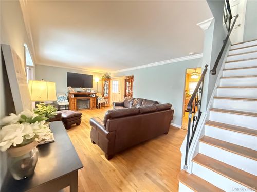 92 Southaven Ave, Mastic, NY, 11950-3932 | Card Image