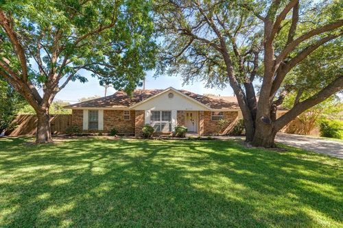 2942 Robindale Lane, Grapevine, TX, 76051 | Card Image