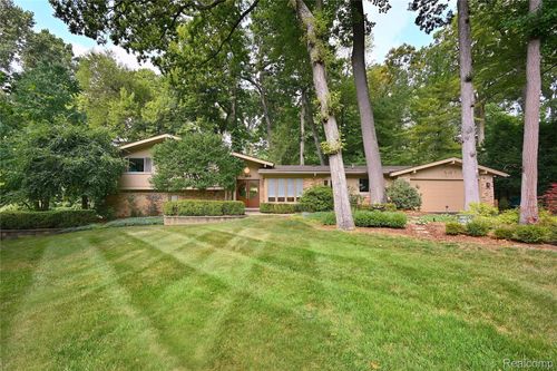 4780 Pickering Road, Bloomfield Hills, MI, 48301 | Card Image