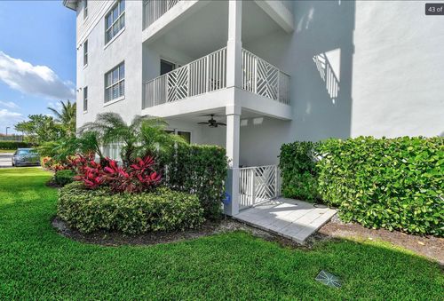 915 Bay Colony Dr S, Juno Beach, FL, 33408-2187 | Card Image