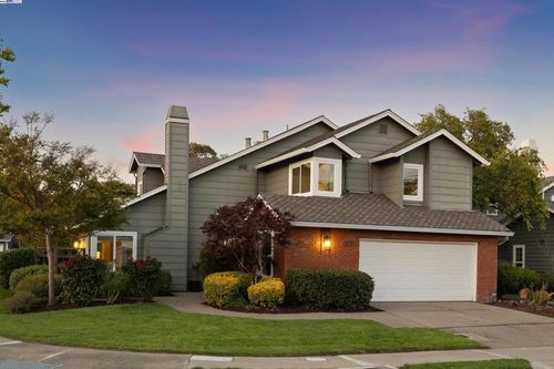 137 Basinside Way, Alameda, CA, 94502-6409 | Card Image