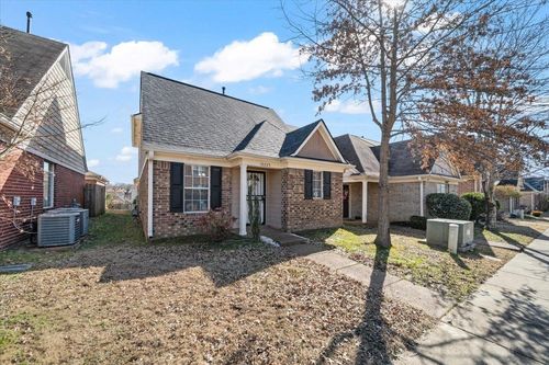10225 Sterling Ridge Dr, Cordova, TN, 38018-3614 | Card Image