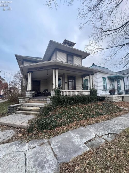 122 Washington St, Port Clinton, OH, 43452-1151 | Card Image