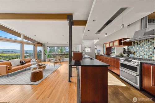 12857 Se 45th Pl, Bellevue, WA, 98006-2031 | Card Image