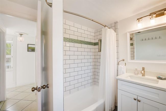 3 - 104 29 Th St, Condo with 2 bedrooms, 2 bathrooms and null parking in Holmes Beach FL | Image 17