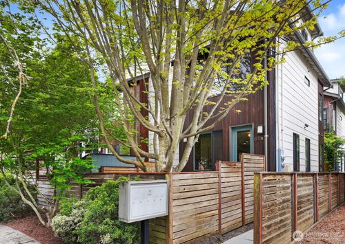 b-841 B Nw 63rd St, Seattle, WA, 98107-2213 | Card Image