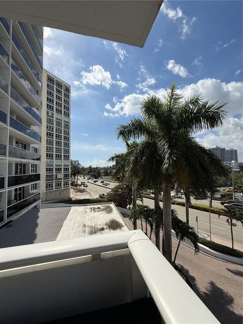 310-3140 S Ocean Dr, Hallandale Beach, FL, 33009-7236 | Card Image