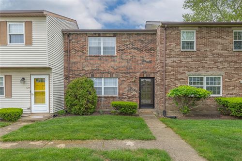 122 Commons Ave, Englewood, OH, 45322-2301 | Card Image