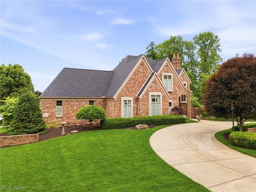 8413 Hickory Hill Dr, Poland, OH, 44514-5205 | Card Image